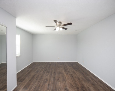 4220 Belle Park Drive - Photo Thumbnail 16