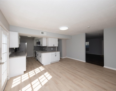 4220 Belle Park Drive - Photo Thumbnail 6