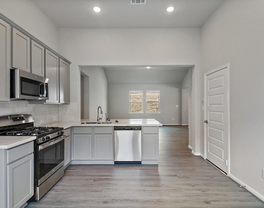 8431 Moonlight Bay Circle - Photo Thumbnail 8