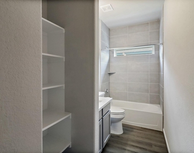 8431 Moonlight Bay Circle - Photo Thumbnail 19