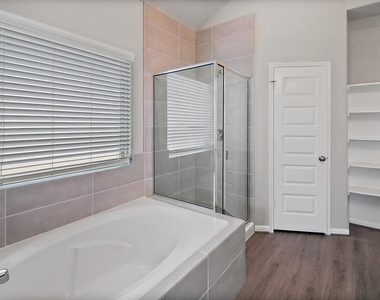 8431 Moonlight Bay Circle - Photo Thumbnail 12