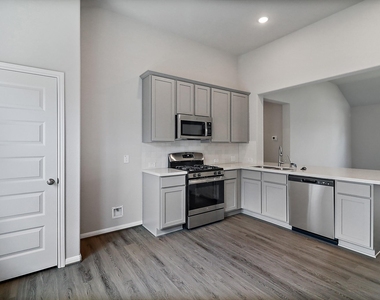 8431 Moonlight Bay Circle - Photo Thumbnail 9