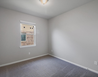8431 Moonlight Bay Circle - Photo Thumbnail 16