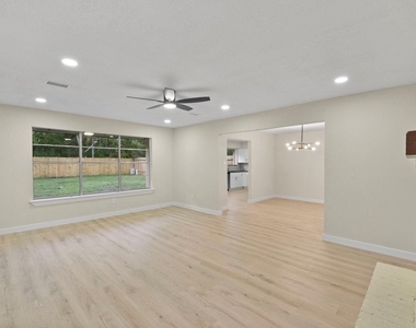2322 Aprilmont Drive - Photo Thumbnail 9
