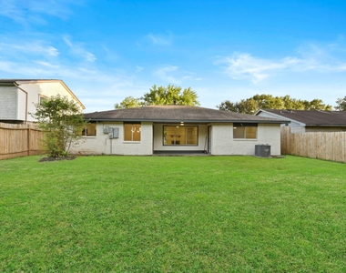 2322 Aprilmont Drive - Photo Thumbnail 28