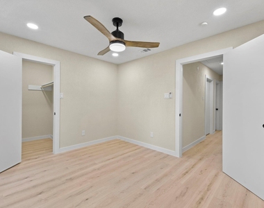 2322 Aprilmont Drive - Photo Thumbnail 19