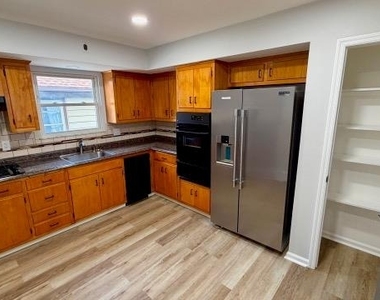 716 Jefferson - Photo Thumbnail 2