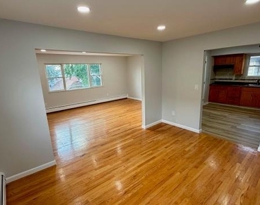 716 Jefferson - Photo Thumbnail 13