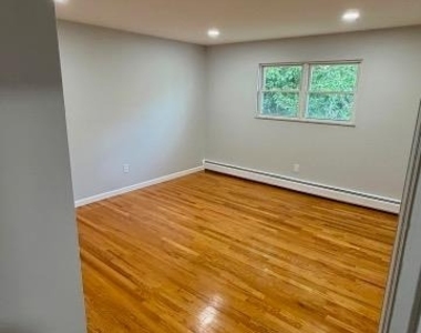 716 Jefferson - Photo Thumbnail 9