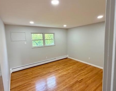 716 Jefferson - Photo Thumbnail 10
