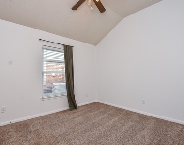 6730 Albion Cresent Drive - Photo Thumbnail 14