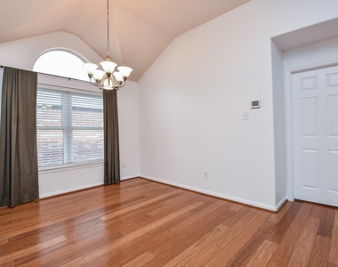 6730 Albion Cresent Drive - Photo Thumbnail 4