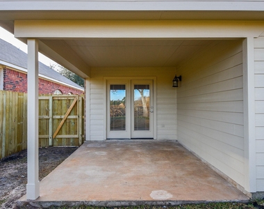 6730 Albion Cresent Drive - Photo Thumbnail 17