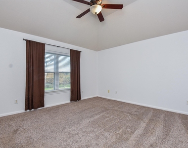 6730 Albion Cresent Drive - Photo Thumbnail 9