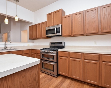 6730 Albion Cresent Drive - Photo Thumbnail 6