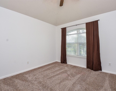 6730 Albion Cresent Drive - Photo Thumbnail 13