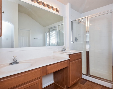 6730 Albion Cresent Drive - Photo Thumbnail 10