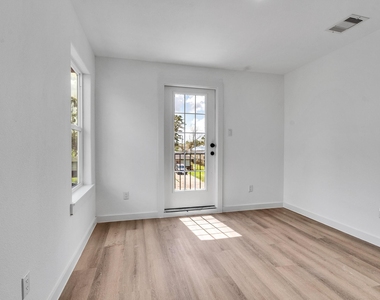 7428 Laura Koppe Rd - Photo Thumbnail 3