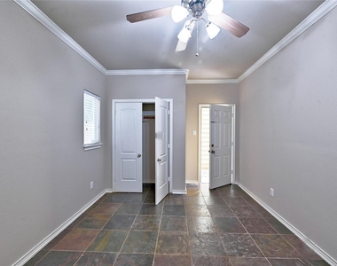5411 Kansas Street - Photo Thumbnail 5