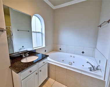 5411 Kansas Street - Photo Thumbnail 27