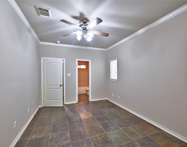 5411 Kansas Street - Photo Thumbnail 6