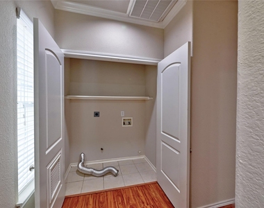 5411 Kansas Street - Photo Thumbnail 19