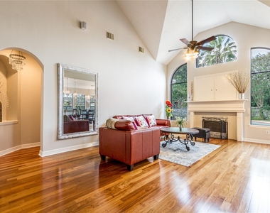 5303 Green Cove Bend Lane - Photo Thumbnail 4