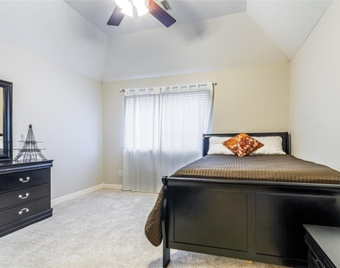 5303 Green Cove Bend Lane - Photo Thumbnail 37
