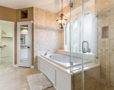 5303 Green Cove Bend Lane - Photo Thumbnail 17