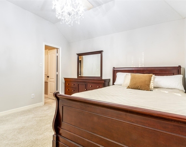 5303 Green Cove Bend Lane - Photo Thumbnail 32