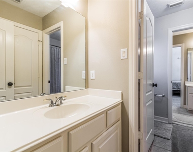 5303 Green Cove Bend Lane - Photo Thumbnail 36