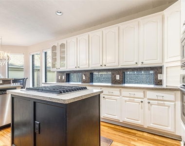 5303 Green Cove Bend Lane - Photo Thumbnail 14