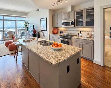 1400 Mckinney Street - Photo Thumbnail 11