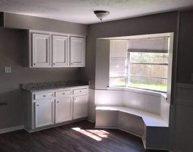 10915 Gatlinburg Drive - Photo Thumbnail 7