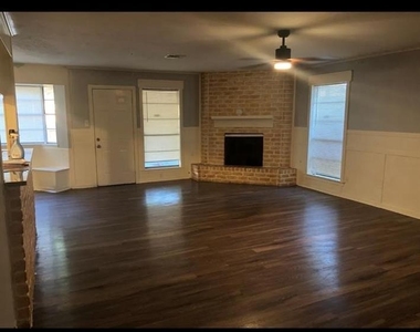 10915 Gatlinburg Drive - Photo Thumbnail 15