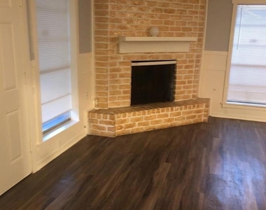 10915 Gatlinburg Drive - Photo Thumbnail 12
