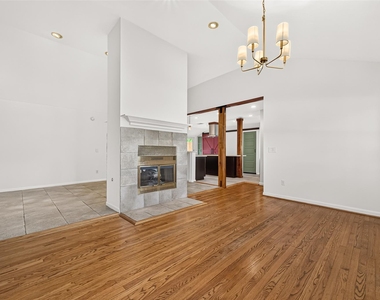 1309 Martin Street - Photo Thumbnail 5