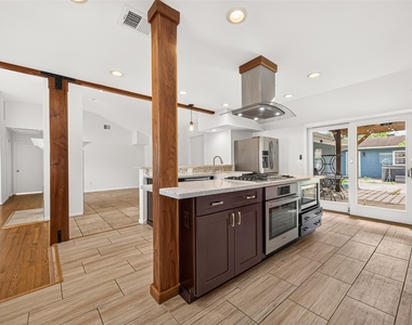 1309 Martin Street - Photo Thumbnail 13