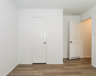 423 Jewett Meadow Drive - Photo Thumbnail 10