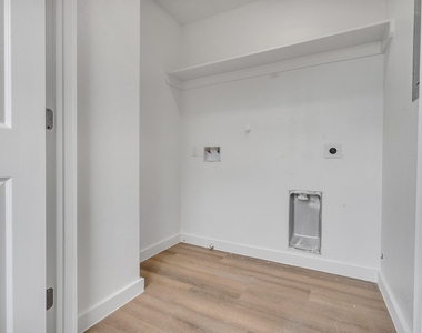 7428 Laura Koppe Rd - Photo Thumbnail 12