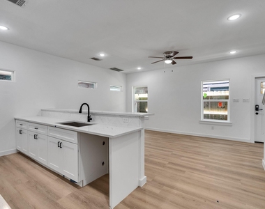 7428 Laura Koppe Rd - Photo Thumbnail 11