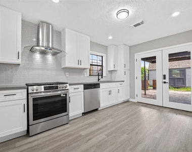 419 Fairbanks Street - Photo Thumbnail 14