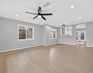 419 Fairbanks Street - Photo Thumbnail 7