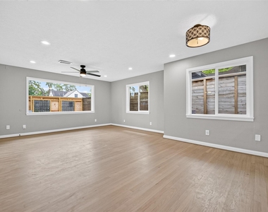 419 Fairbanks Street - Photo Thumbnail 10
