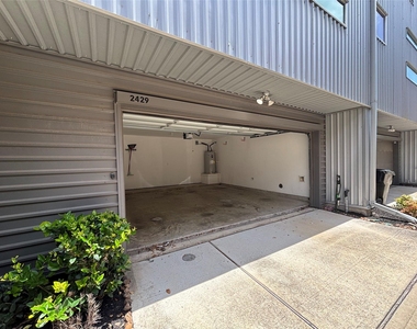 2429 Wentworth Street - Photo Thumbnail 2