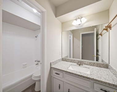 2402 Hilton Head Drive - Photo Thumbnail 8