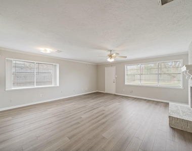 2402 Hilton Head Drive - Photo Thumbnail 2
