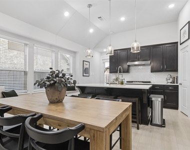 126 Nightshade Street - Photo Thumbnail 8