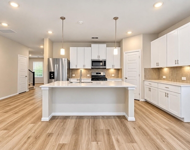 17795 Mill Manor Drive - Photo Thumbnail 7