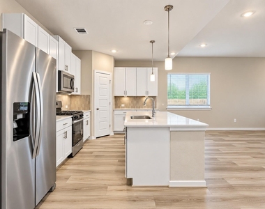 17795 Mill Manor Drive - Photo Thumbnail 12